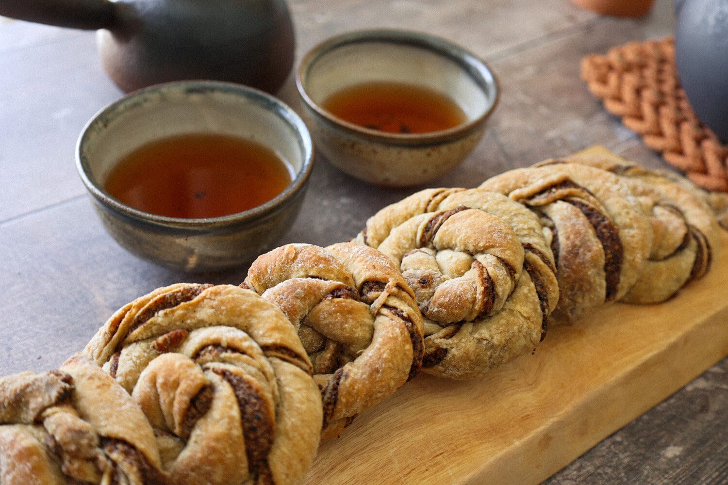 shou puerh & chen pi cinnamon rolls