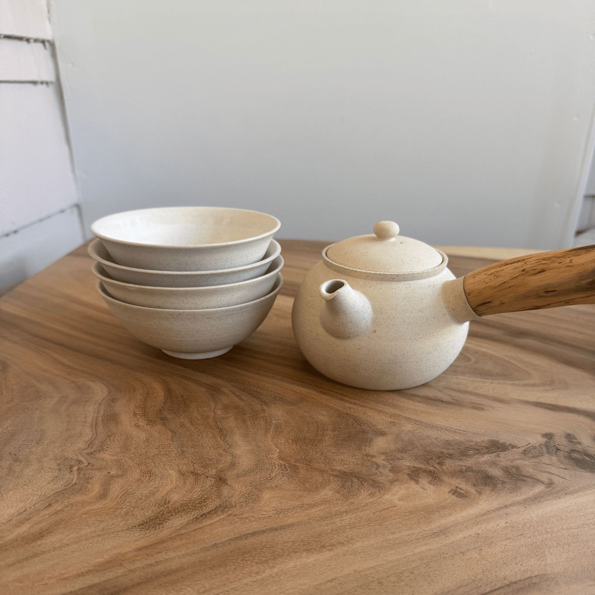 Alabaster - Wood Sidehandle Teapot + Tea Bowls Set