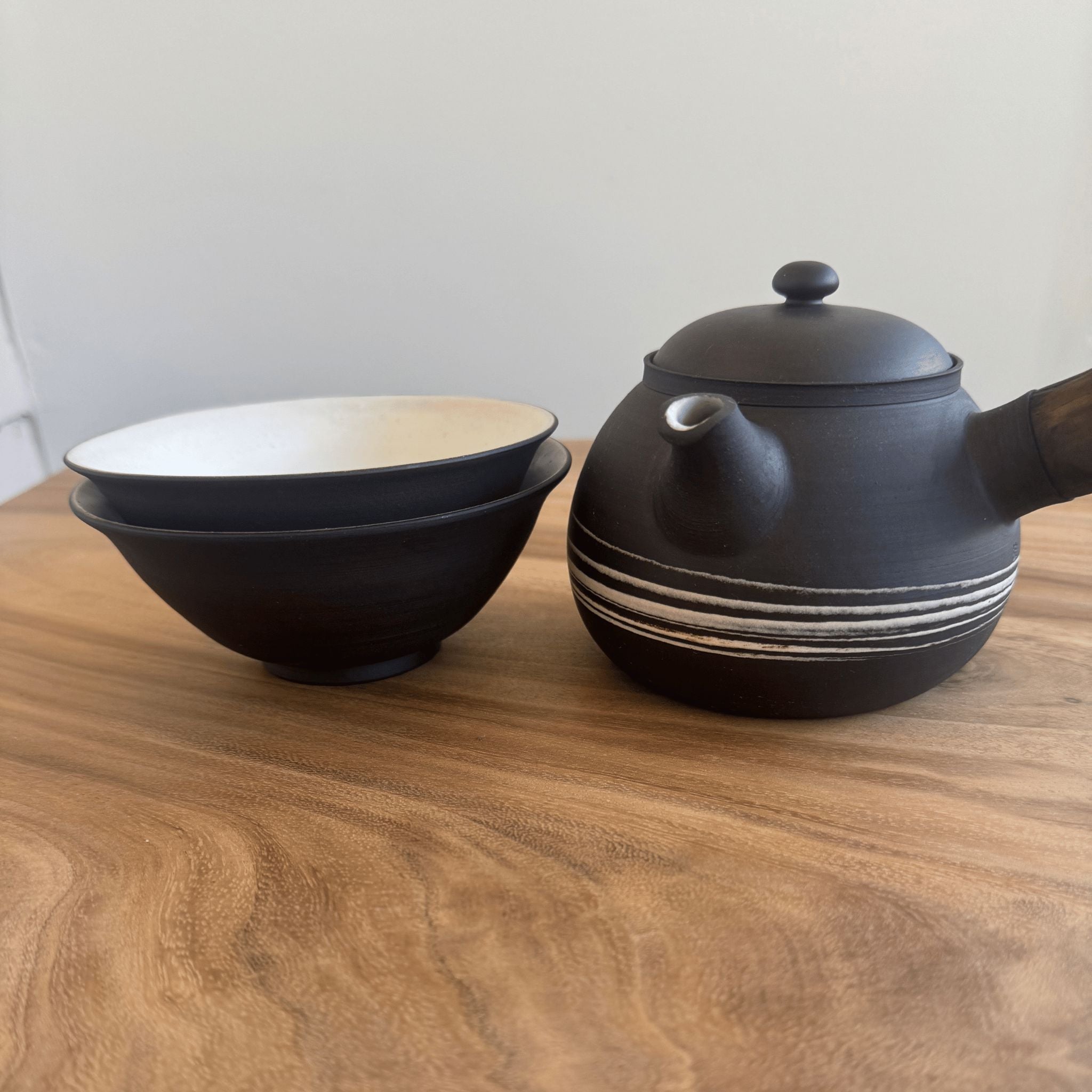 Eclipse - Wood Sidehandle Teapot + Tea Bowls Set